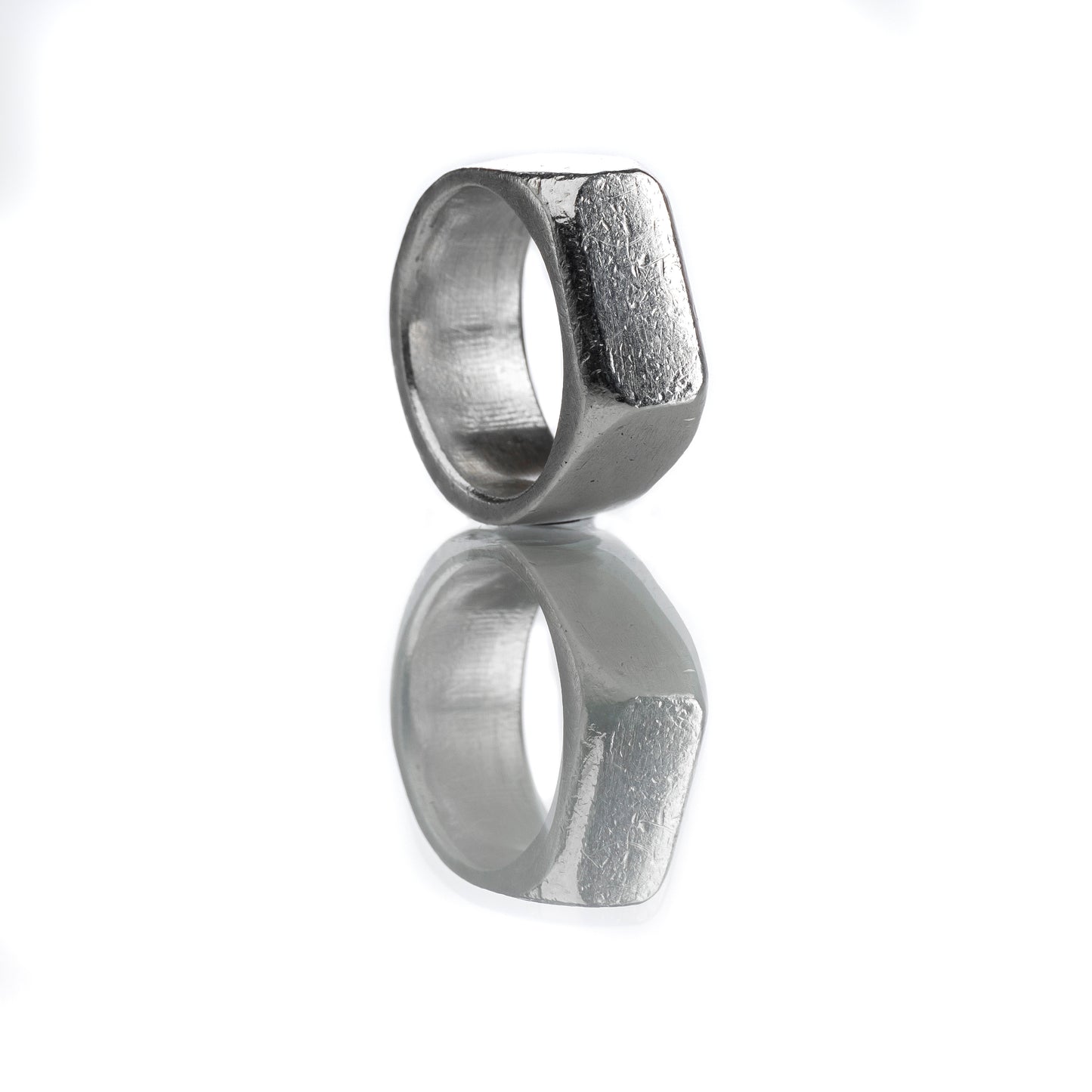 Ring Signet Clear Cut